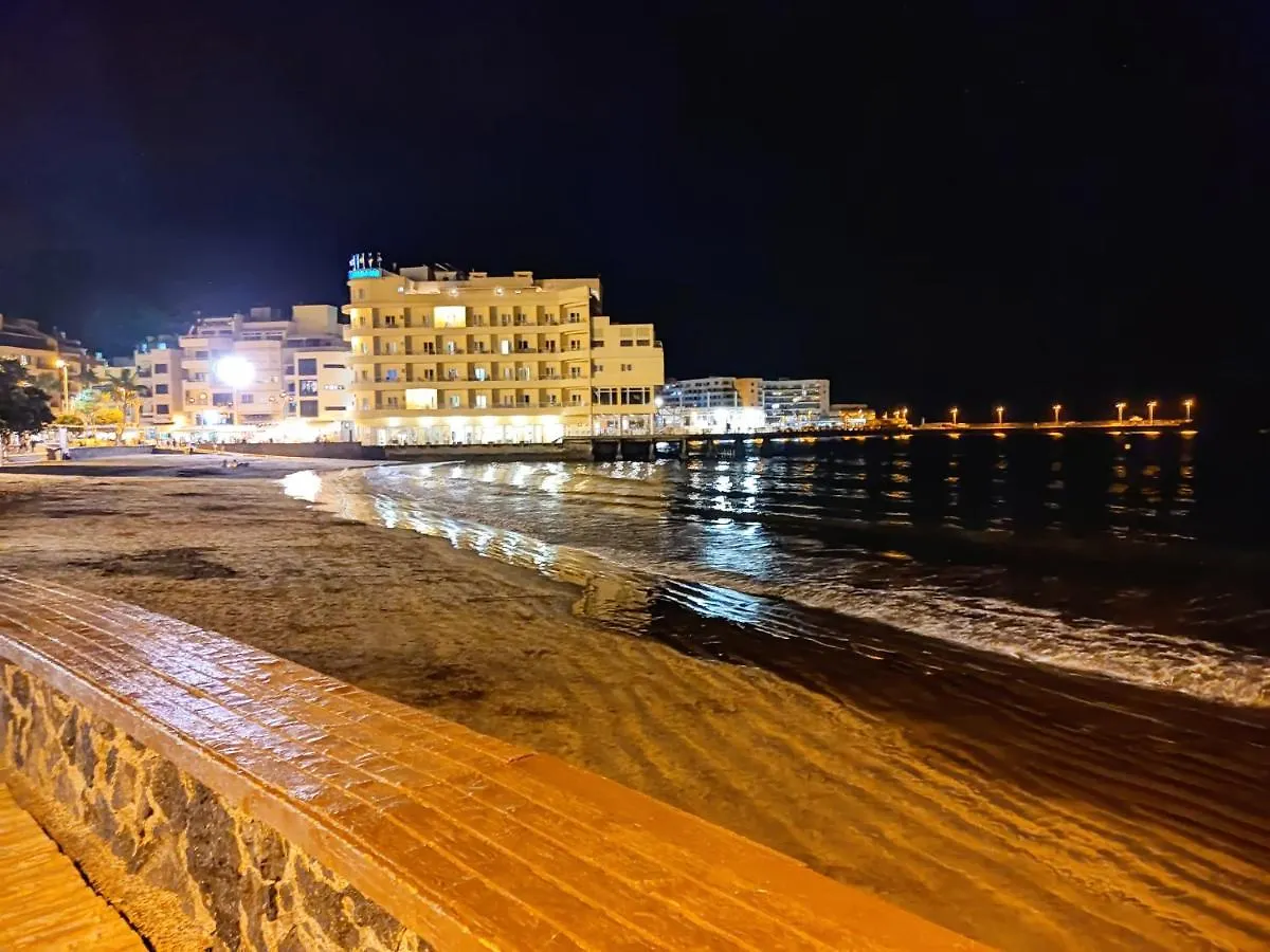 Apartamento Marineda 엘메다노 아파트